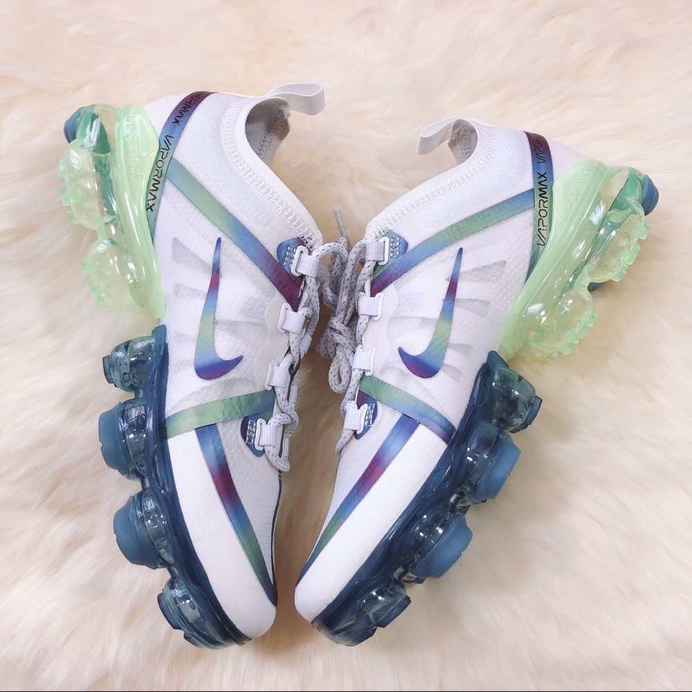 Air VaporMax 2019, White/Multi-Color, wmn sz 6.5